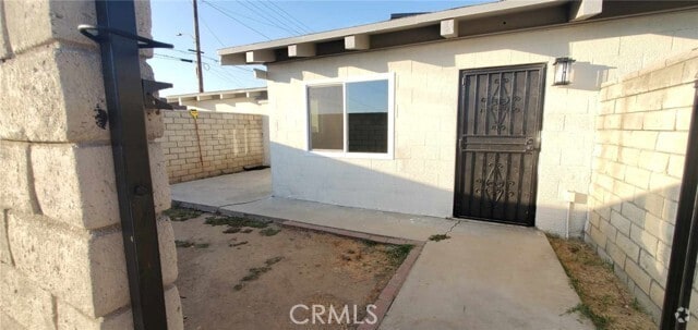 Building Photo - 1624 E La Cadena Dr Rental