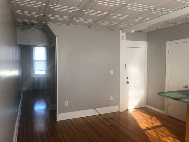 Living Room - 276 Desoto Pl Unit 2