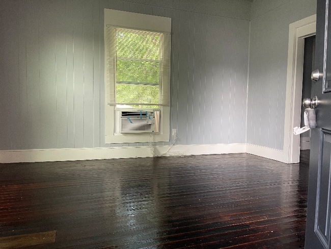 Photo - 410 E Day St