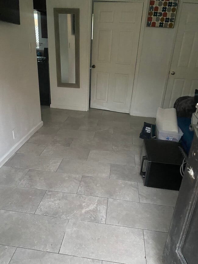 Photo - 1669 S Rimpau Blvd Unit 1669 1/2 Rimpau Blvd