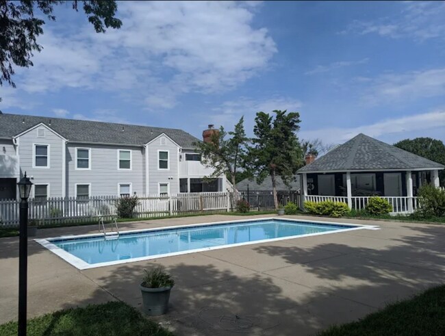 1717 S Cypress