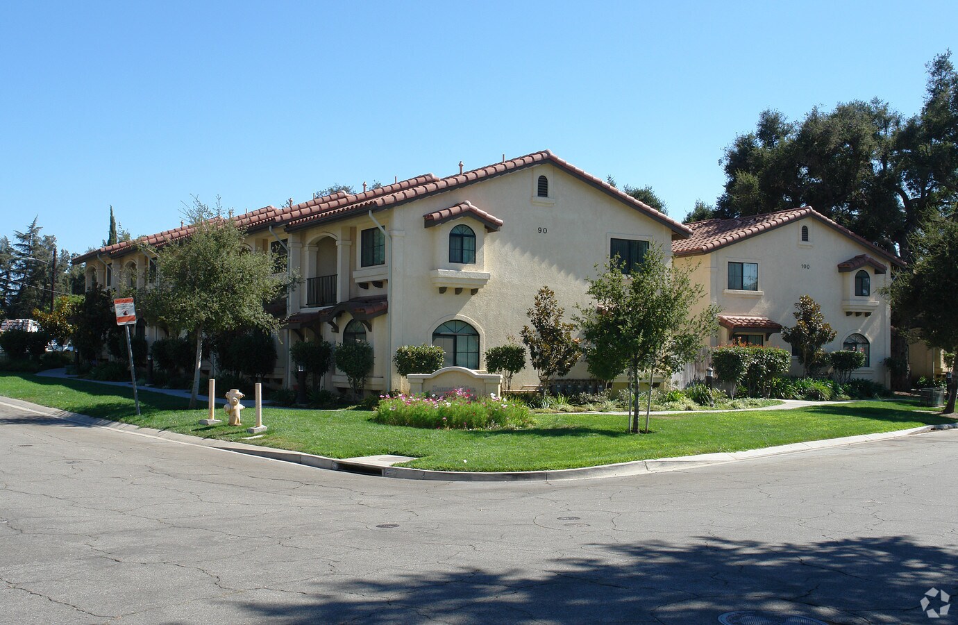 Sunset Villas - Sunset Villas Apartments