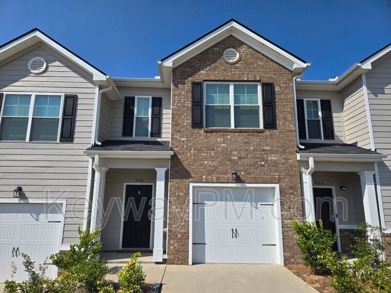 Photo - 930 Quaint Parish Cir