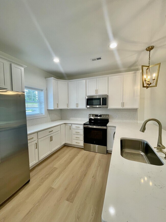 Photo - 556 Leesville Rd