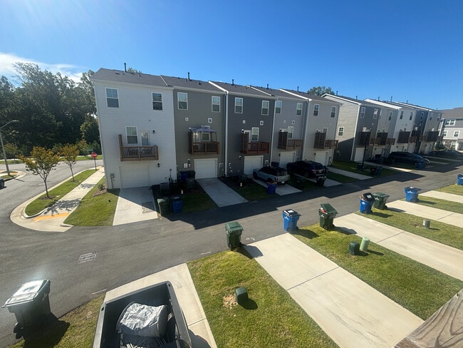 Photo - Room in Townhome on Invention Wy