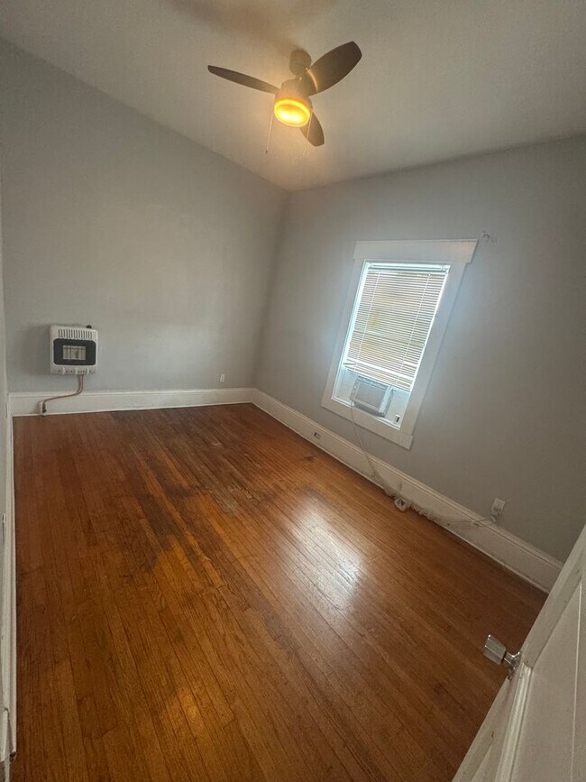 Photo - Two Bedroom Highland Apartment