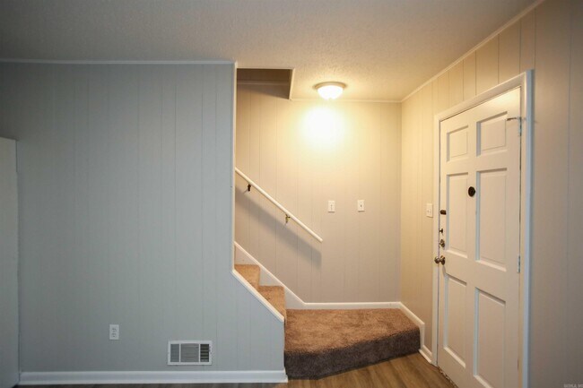 Photo - 2100 Virginia Dr