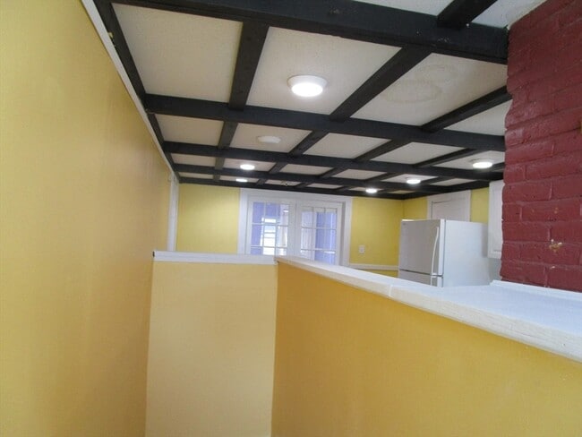 Building Photo - 216 Irving St Unit 6