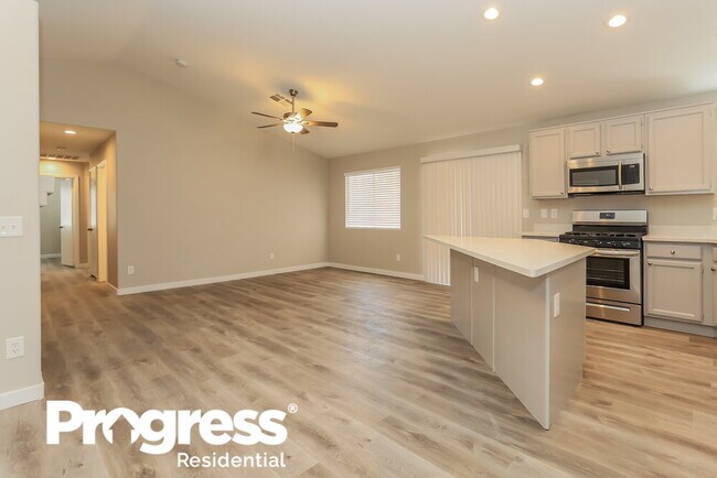 Photo - 2801 Lava Rock Ave