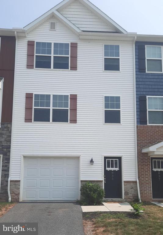 Building Photo - 835 Admiral's Quay Dr Rental