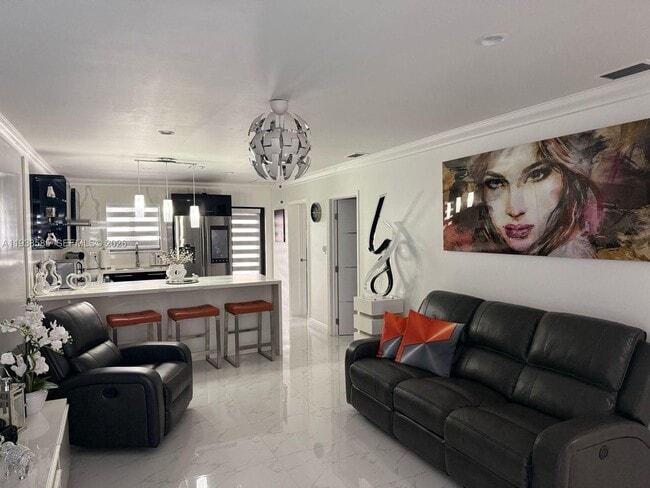 Photo - 2837 W 75th St