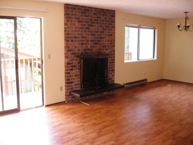 Photo - 1303 NE 195th St Unit A