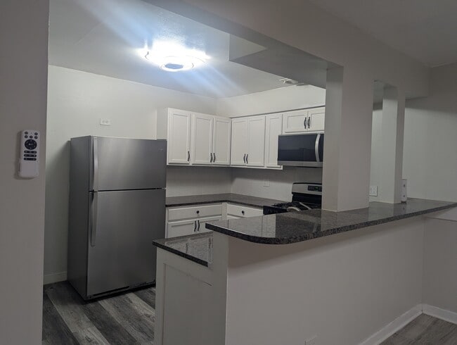 Photo - 7306 N Winchester Ave Unit 505