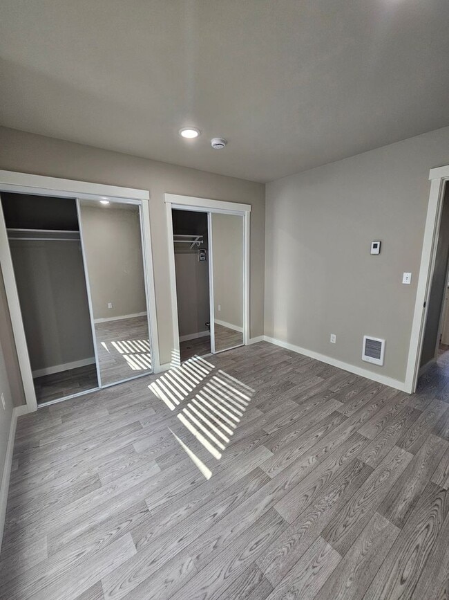 Photo - 2508001 Unit A