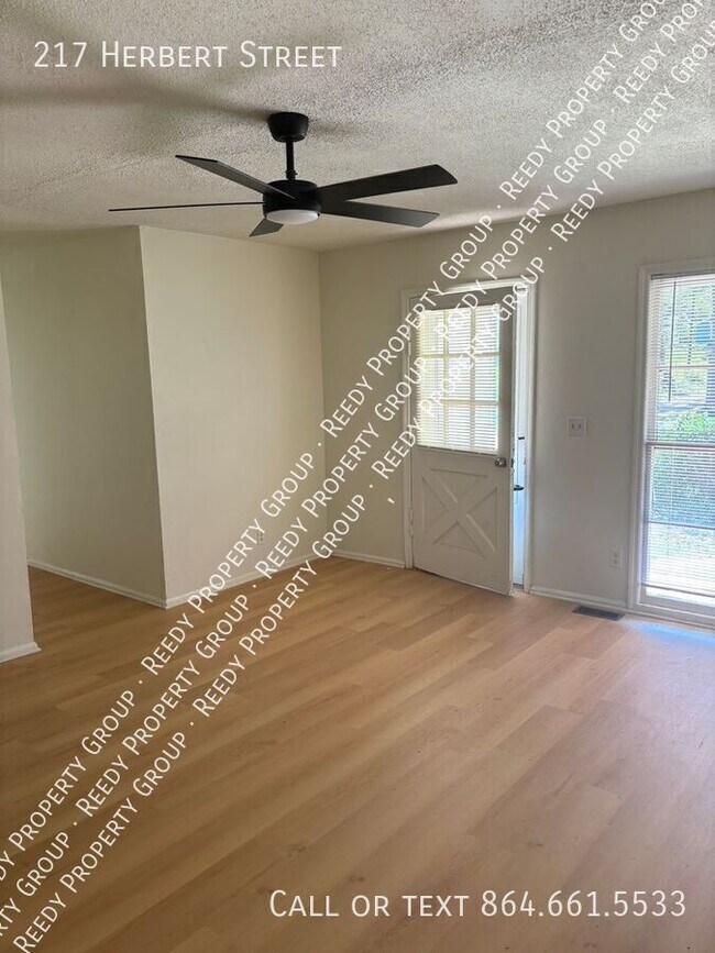 Photo - 217 Herbert St