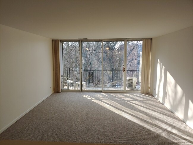 Photo - 5820 Oakwood Dr Unit 5J