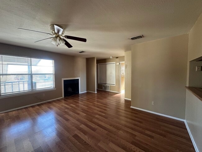 Photo - 105 Shannon Cir