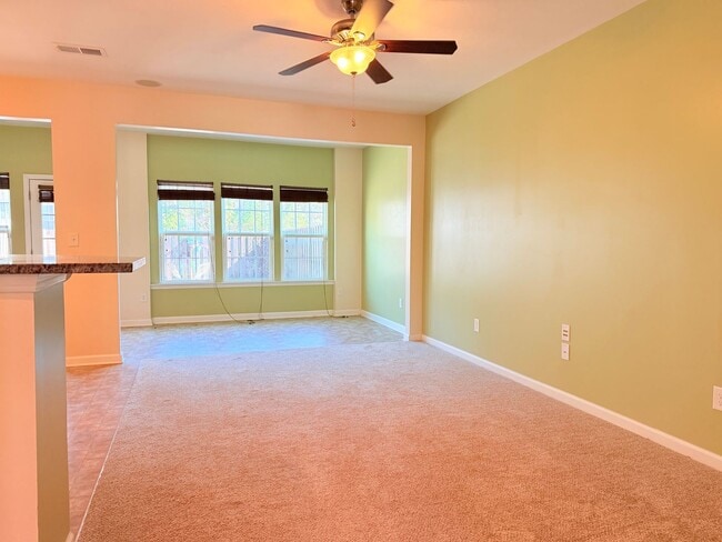 Photo - 3 Bedroom Townhome Riverwalk Townes