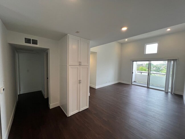 Photo - Terraces at the Lake