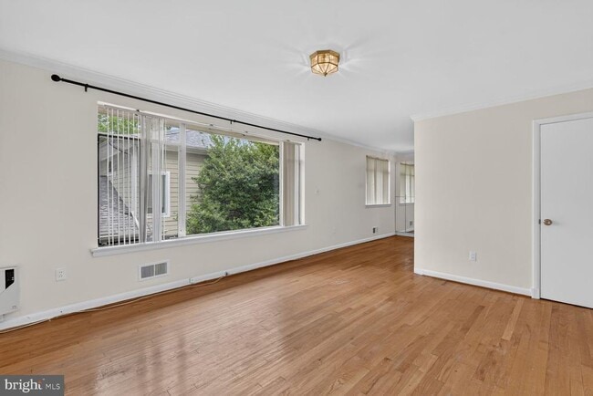 Building Photo - 1034 17th St S Unit TOP FLOOR