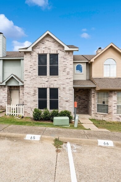Photo - 3906 Pickett Pl Dr