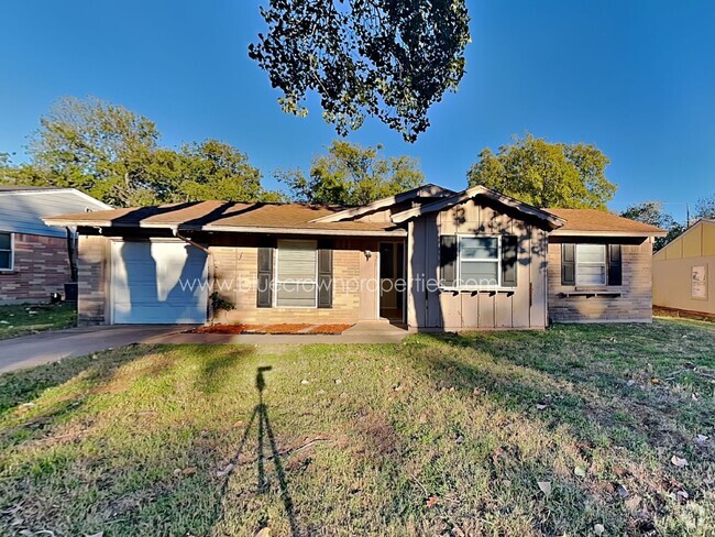 Building Photo - Three Bedroom - HEB ISD Rental