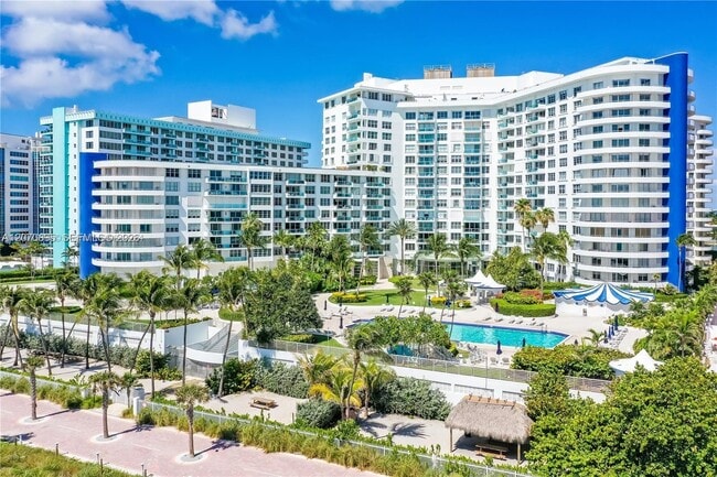 Building Photo - 5151 Collins Ave Unit 826