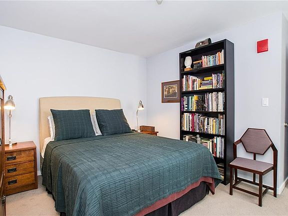 Photo - "Chic 1-Bedroom Urban Retreat with Granite...