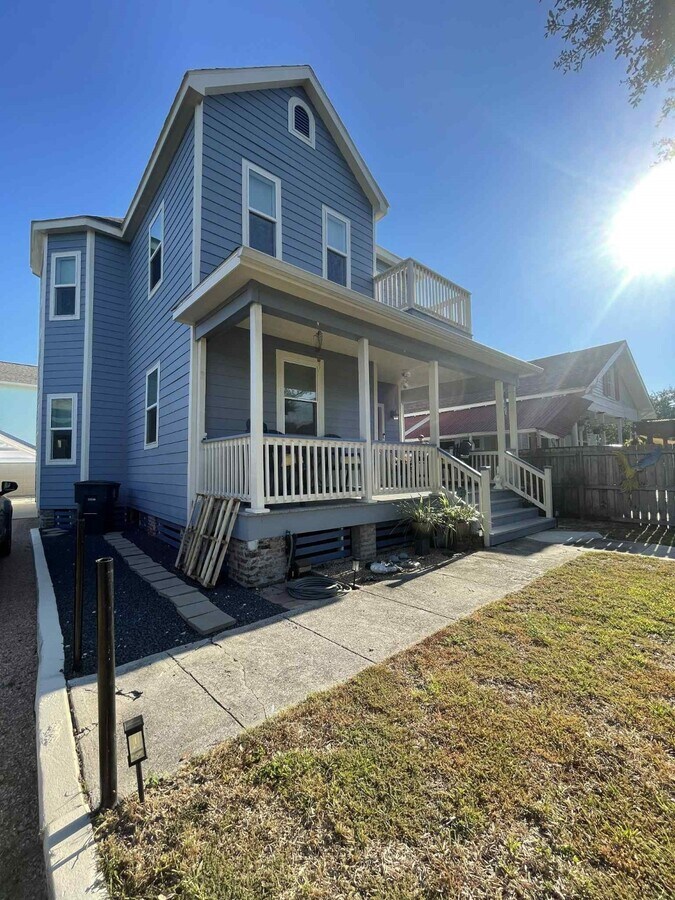 Photo - 3519 Avenue P 1/2