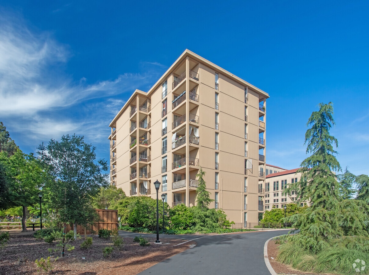 Hoskins Midrise - Hoskins Midrise Apartments