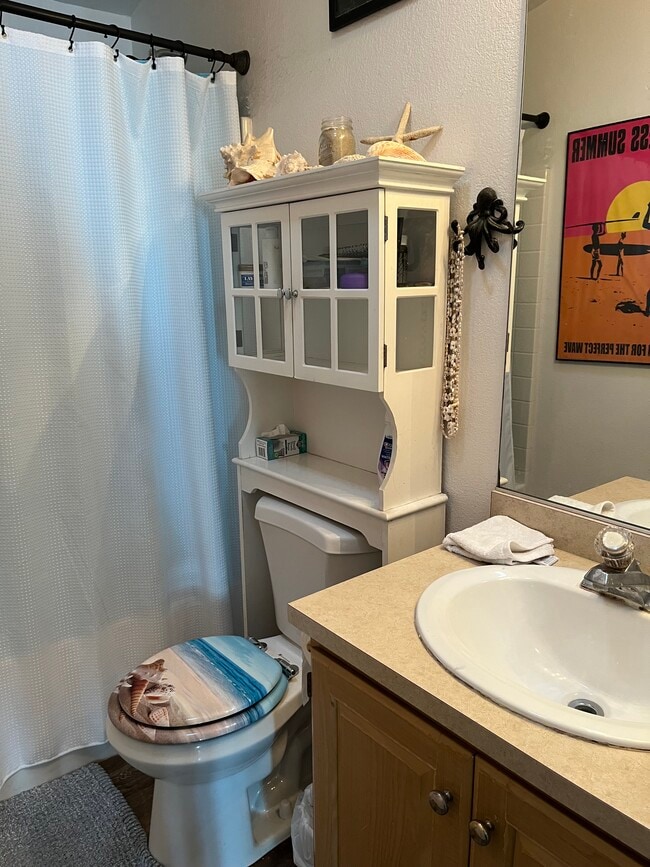 Photo - 21851 Newland St