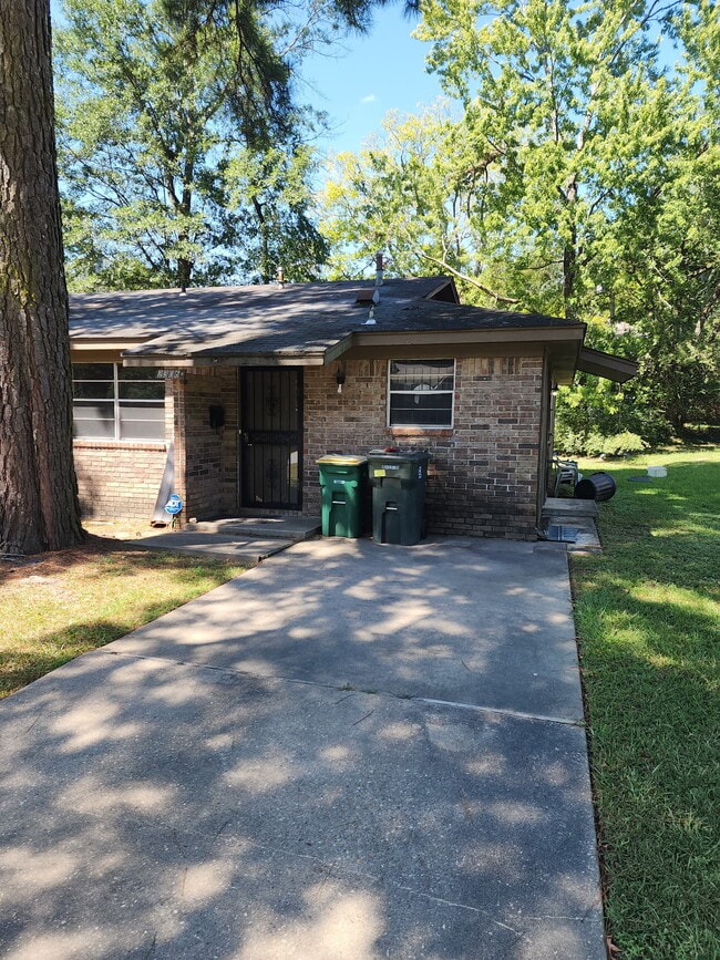 Photo - 2306 Dorchester Dr Unit A