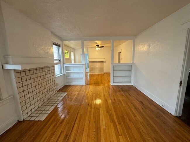 Photo - Great 2nd Floor Duplex in Squirrel Hill