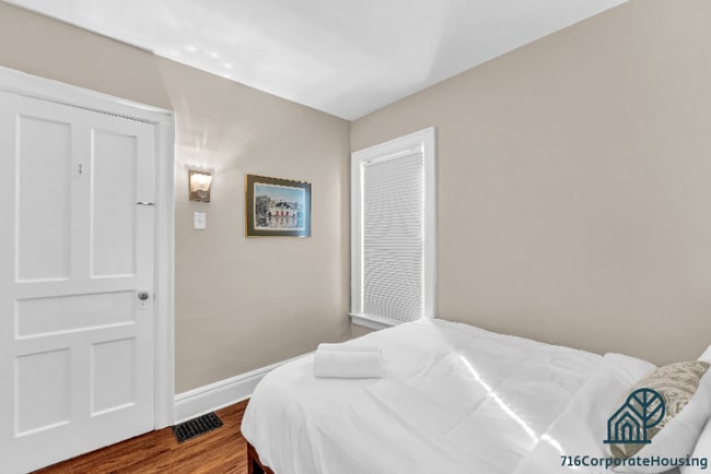 Photo - 1560 Delaware Ave Unit 1