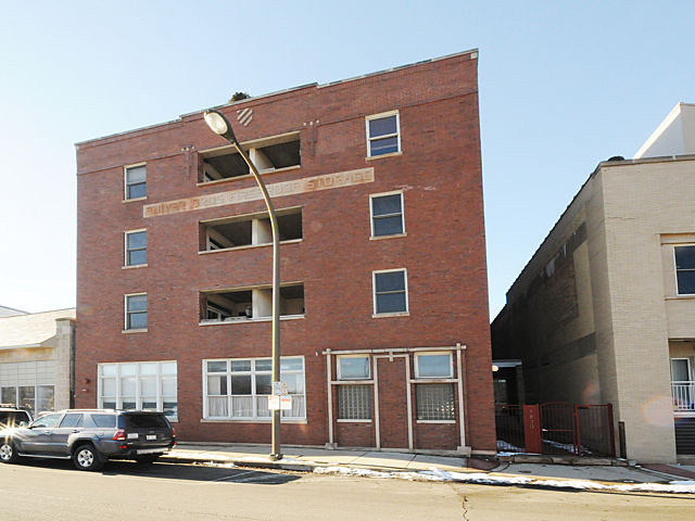 Building Photo - 1830 Ridge Ave Rental