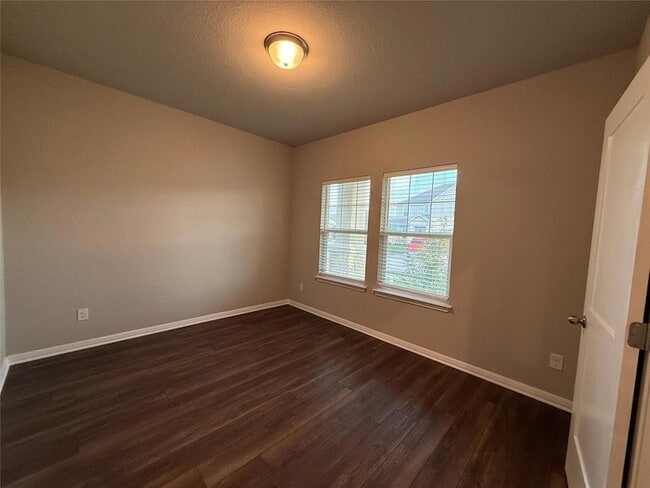 Photo - 104 Osier Pass