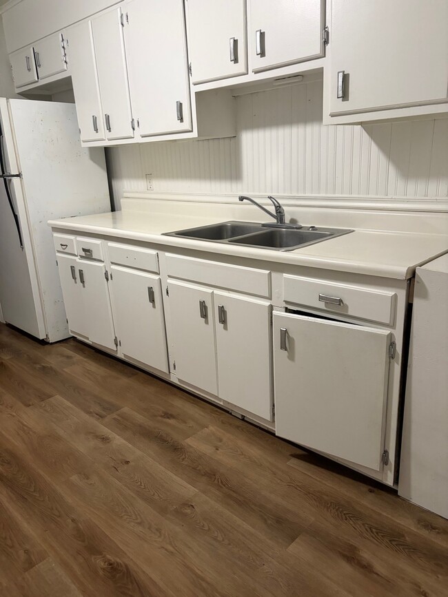 Photo - 114 Oakspring Ln