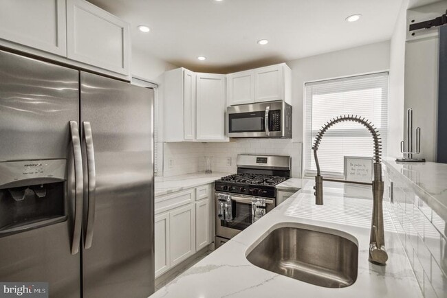 Photo - 1812 Woodbourne Ave