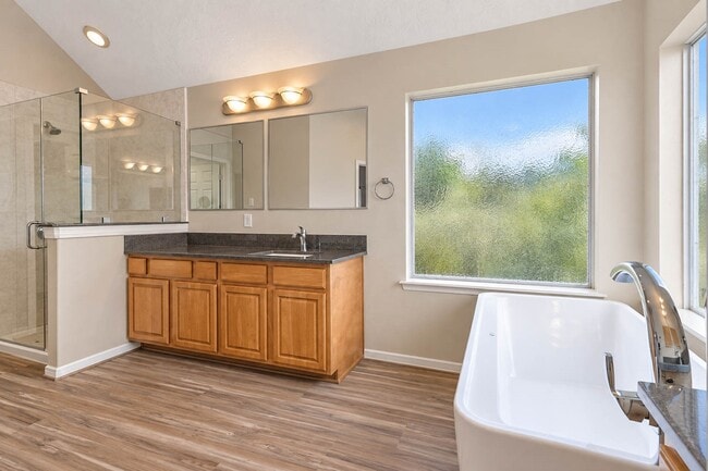 3207 Hickory Knoll Dr