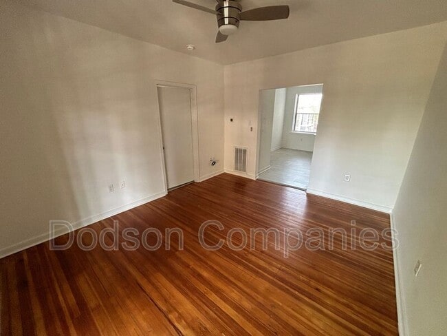 Building Photo - 21 N Stafford Ave Unit 3 Rental