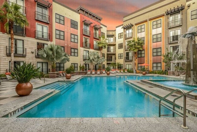 Building Photo - Fusion 1560 Rental