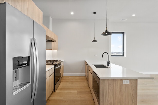 Photo - 2505 W Farragut Ave Unit 409