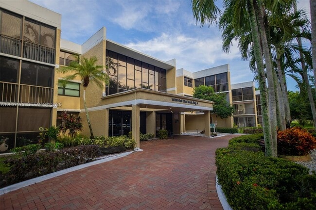 Building Photo - 16100 Golf Club Rd Unit 202