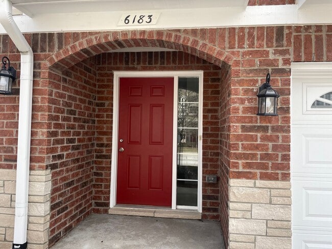 Photo - 3 Bedroom, 2 1/2 Bath, Townhouse w/ 2-Car Garage by Stoney Creek, Shelby Township