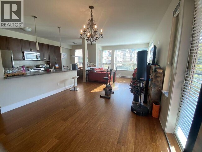 Photo - 5788 Birney Ave Unité 204