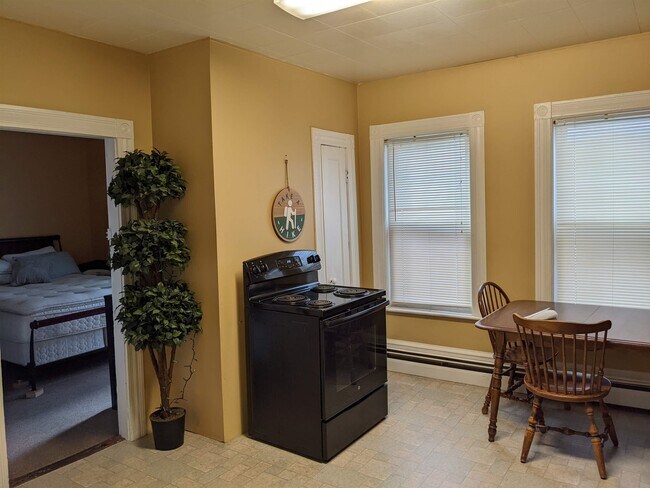 Photo - 685 Massabesic St Unit 2-W