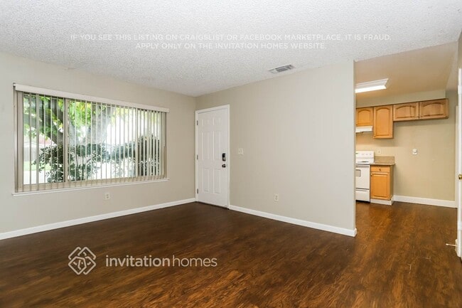 Photo - 9926 Burline St