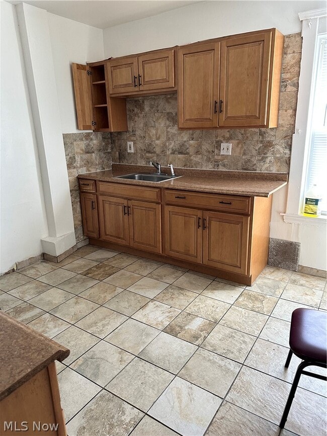 Photo - 1418 Wyandotte Ave