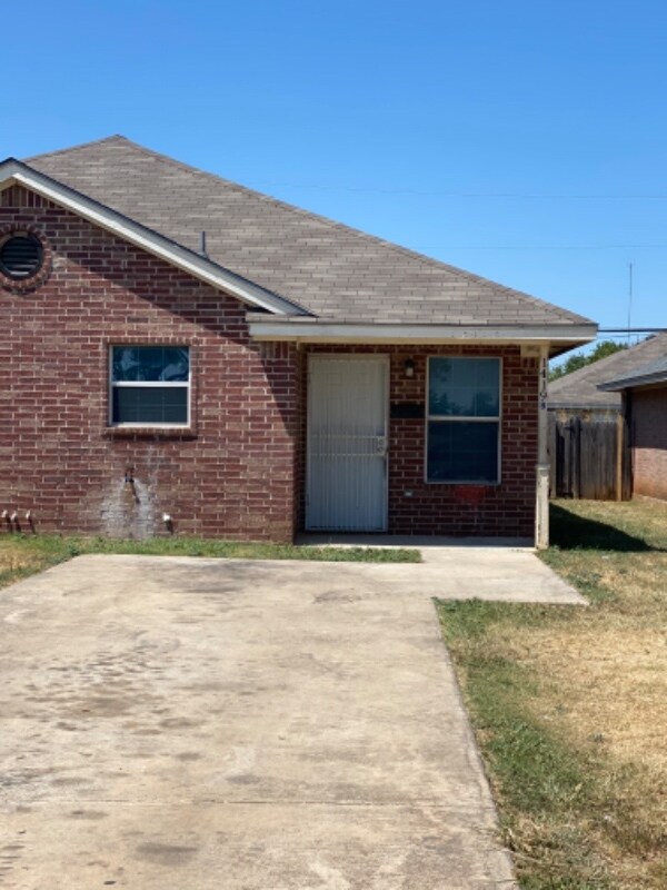 Photo - 1419 E Robert St