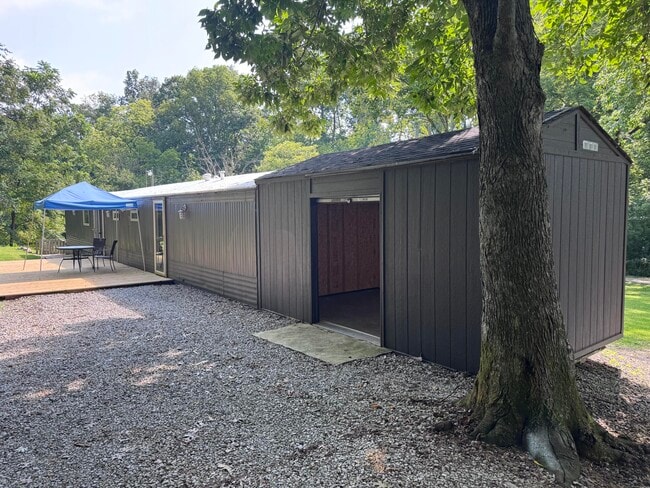 Photo - 4096 Simpson Ln